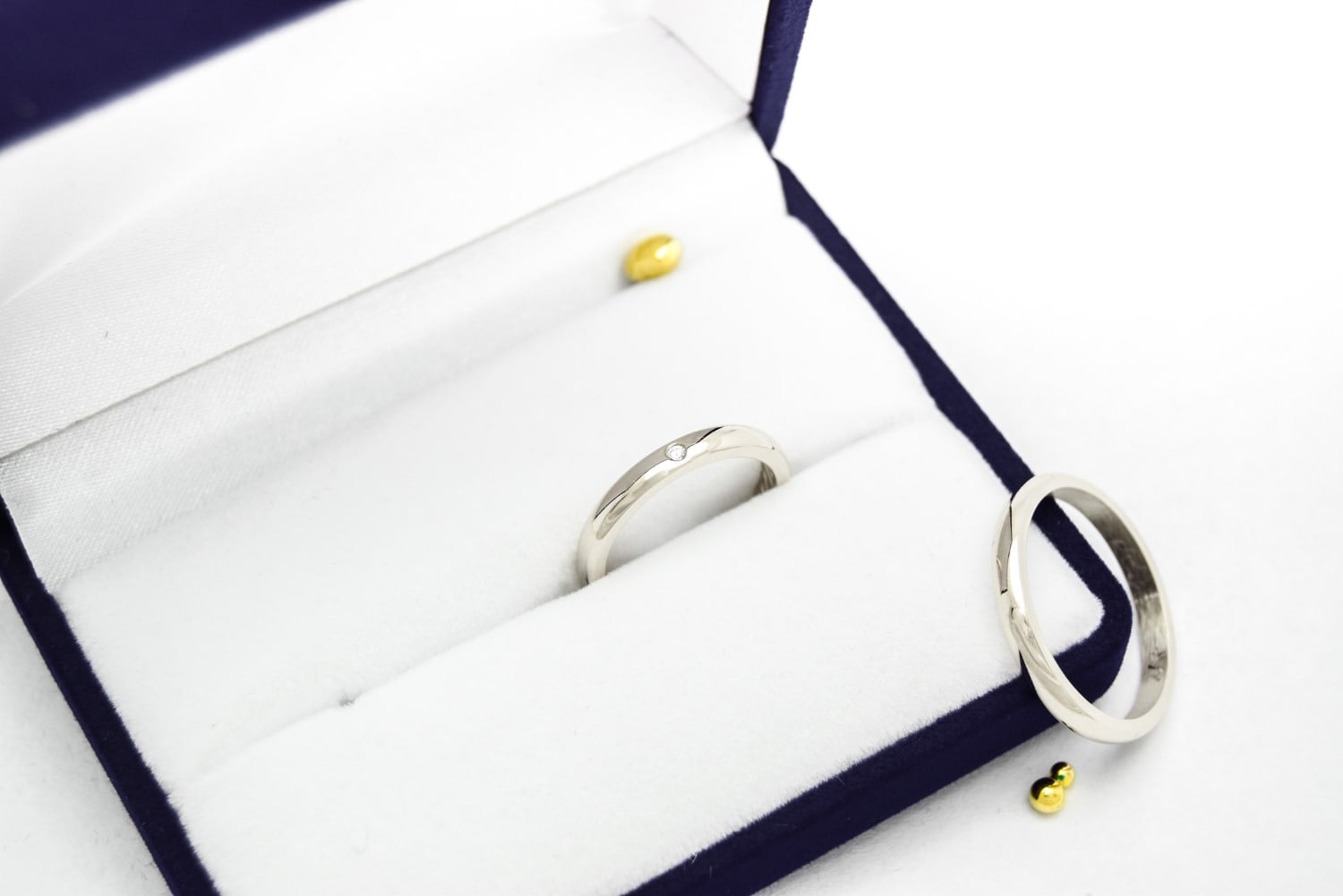 Alianzas de casamiento GS1 Oro 18K White valor del par - Imagen 4