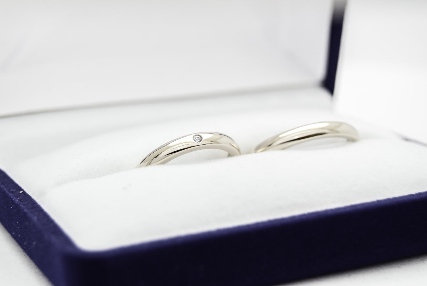 Alianzas de casamiento GS1 Oro 18K White valor del par - Imagen 3