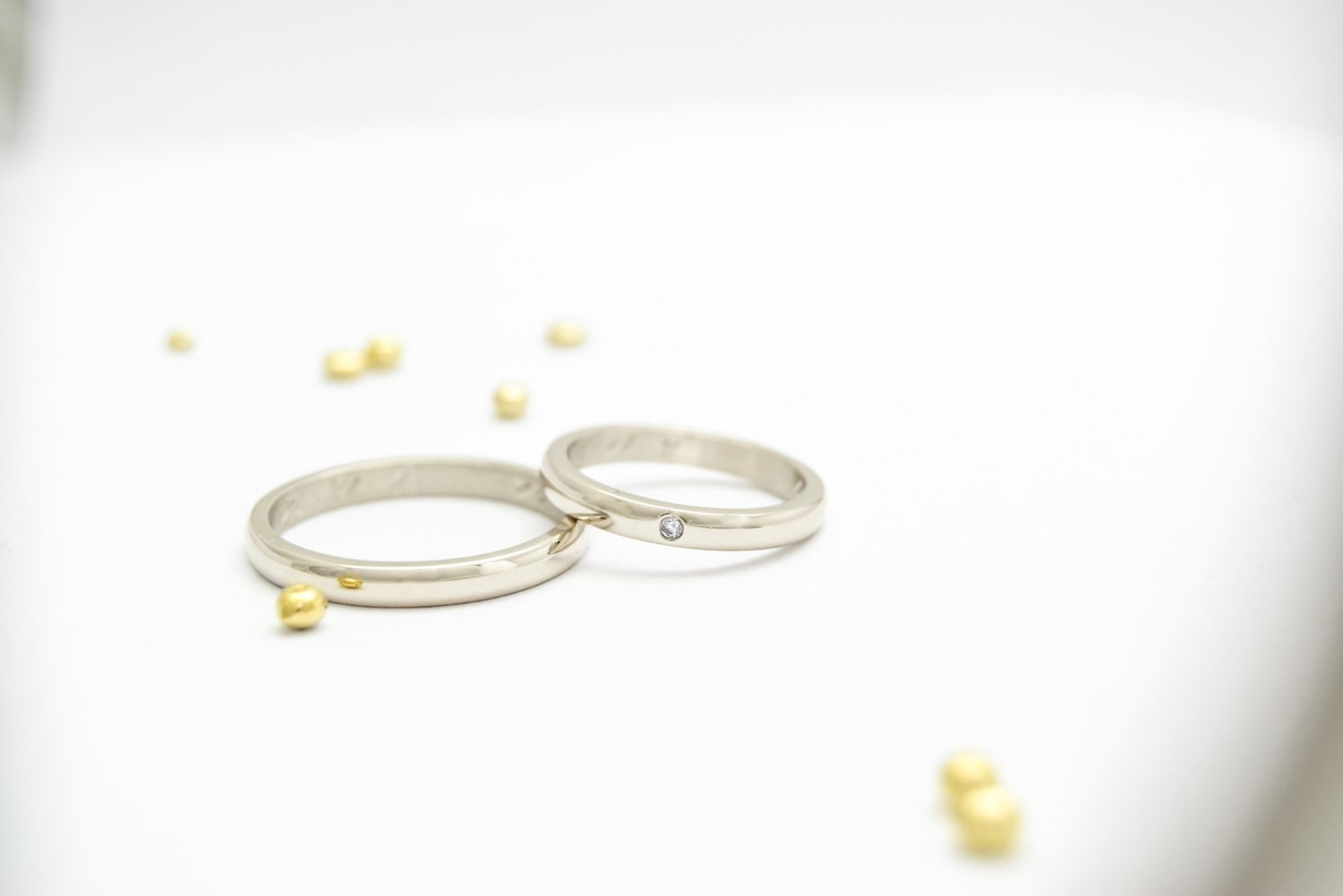 Alianzas de casamiento GS1 Oro 18K White valor del par - Imagen 2