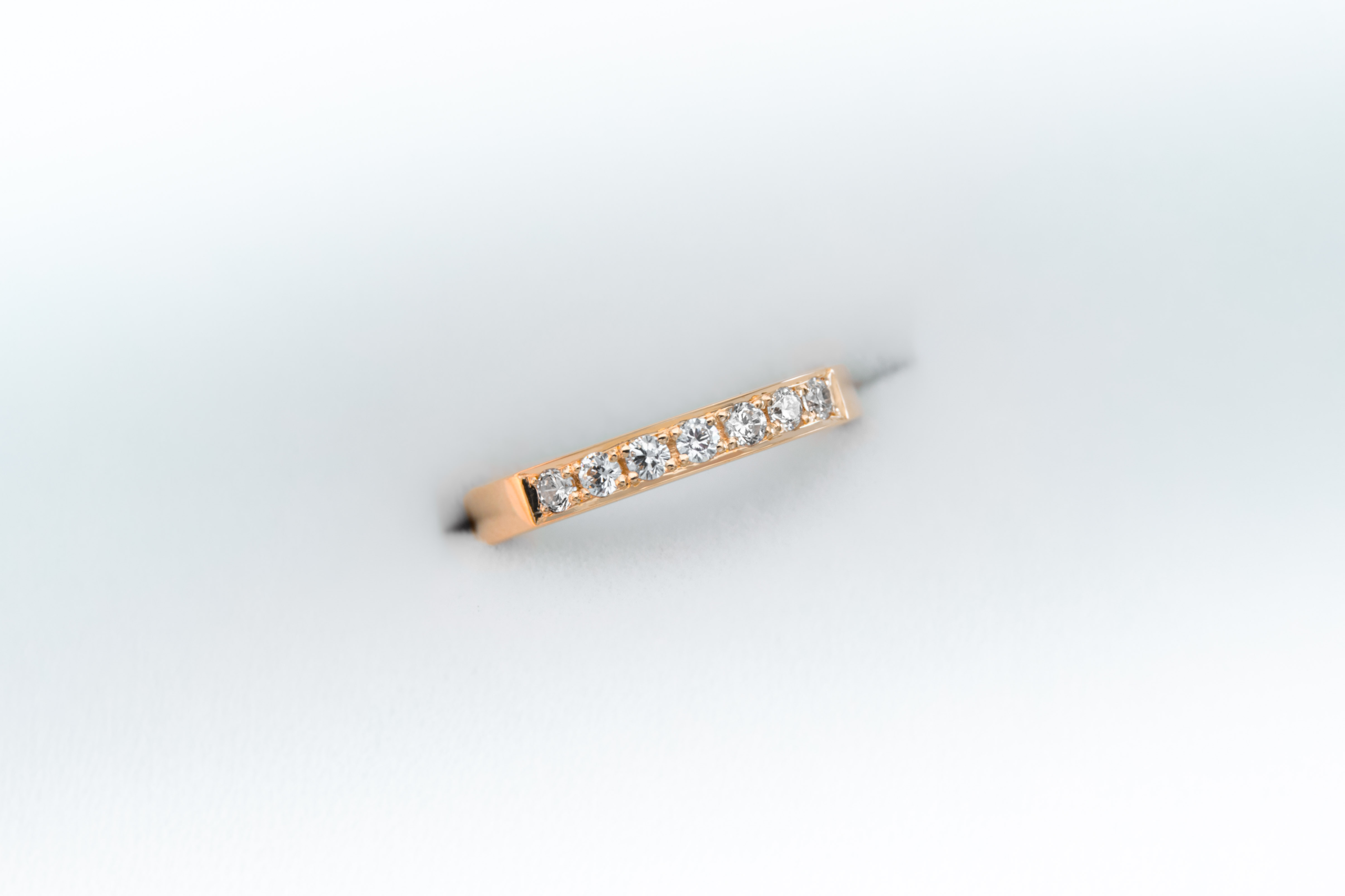 Anillo Essenza Oro 18K - Imagen 4
