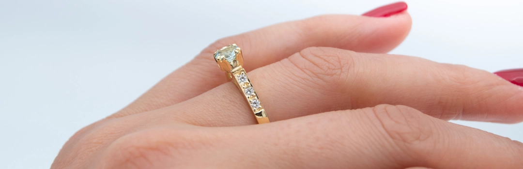 Anillos de compromiso de oro 18K Haikmaro